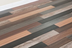 台中無縫塑膠地板鋪設後的現代居家空間特寫