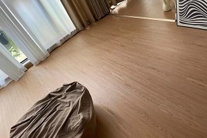 台中整件式塑膠地板的整體視覺效果展示